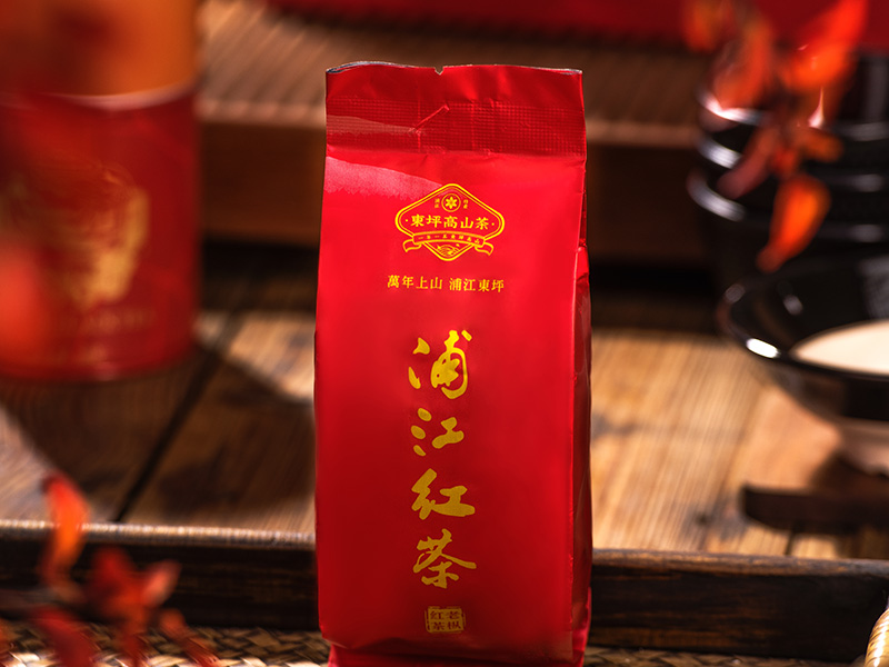 稻城万年上山茶与器
